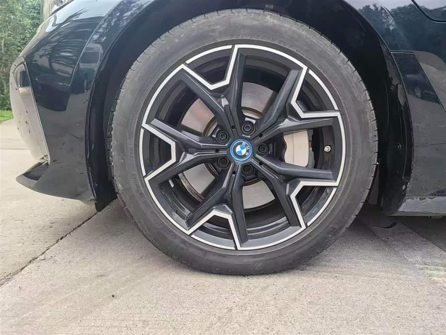 BMW i3 2024 car image #16