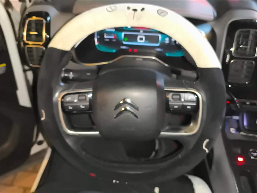 Citroen C5 AIRCROSS 2018 car image #16