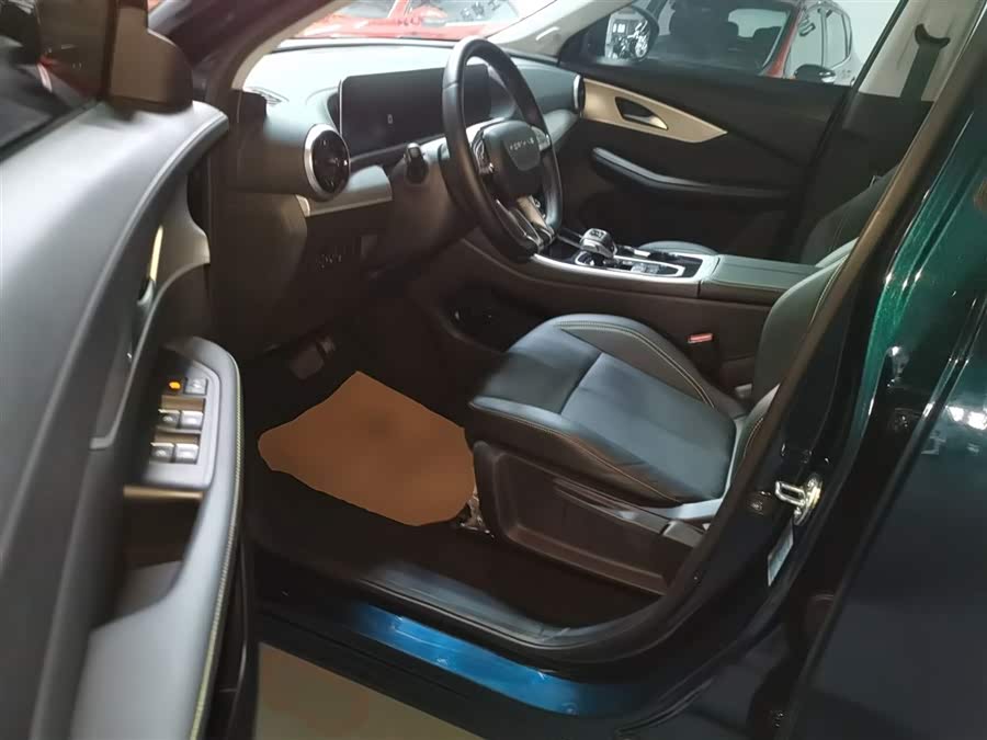 Forthing T5 EVO 2024 car image #16