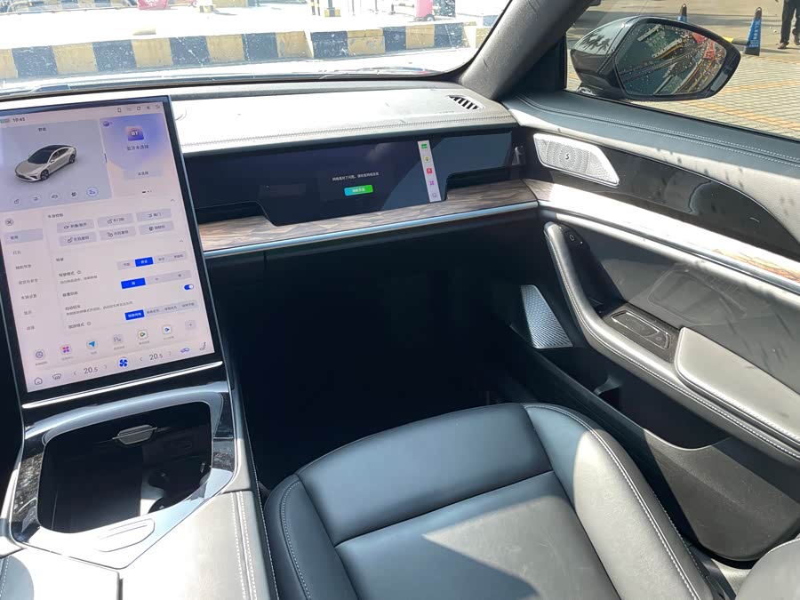 哪吒汽车 哪吒S 2023 汽车图片 #16