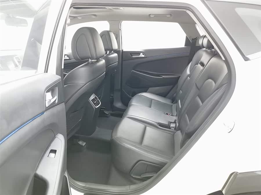Hyundai Tucson 2016 car image #16