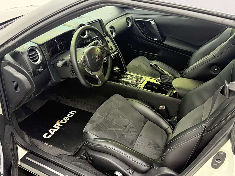 日产 日产GT-R 2010 汽车图片 #16