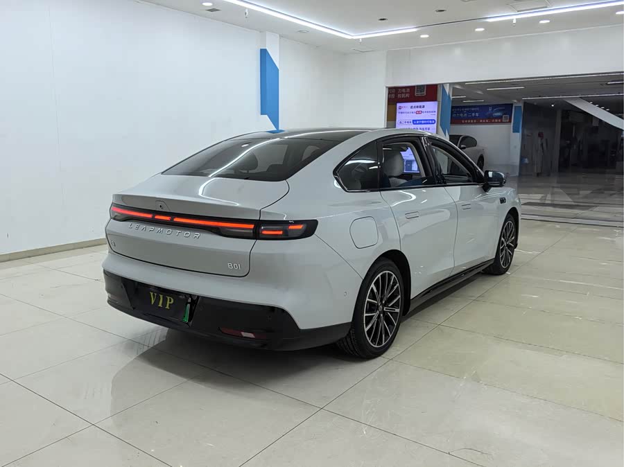 零跑汽车 零跑B01 2025 汽车图片 #16