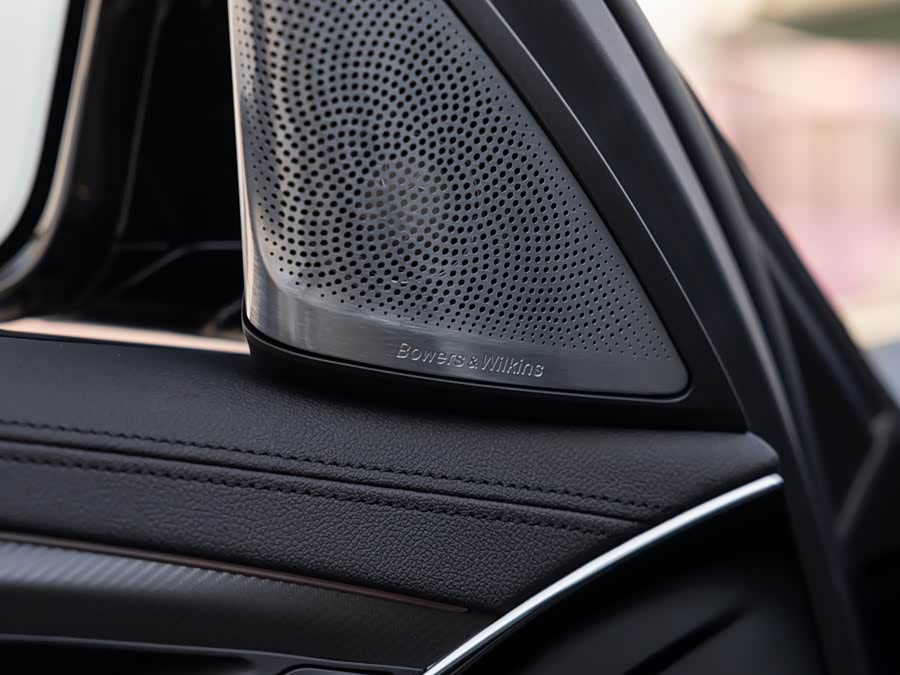 BMW M5 2023 изображение автомобиля #16