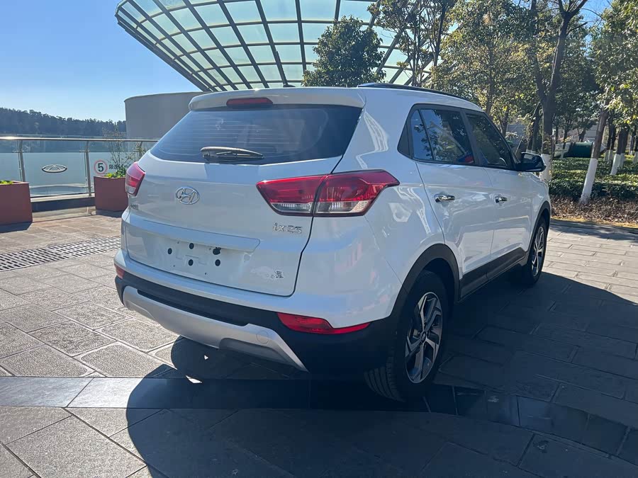 Hyundai ix25 2019 #16 Hyundai ix25 2019 car image #16