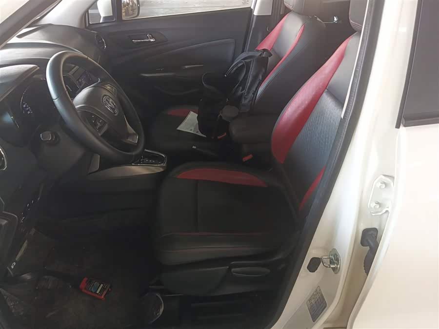 Changan CS15 2017 изображение автомобиля #16