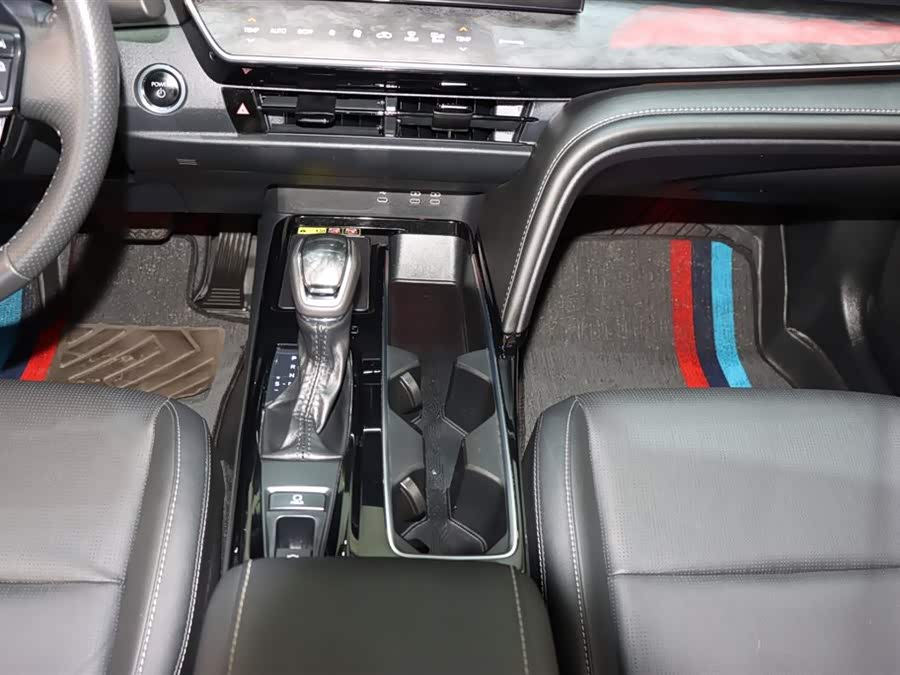 Toyota Camry 2024 #16 Toyota Camry 2024 immagine di auto #16