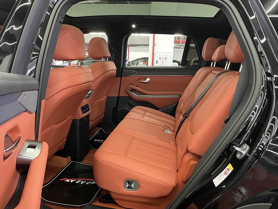 BYD Tang L 2025 immagine di auto #16