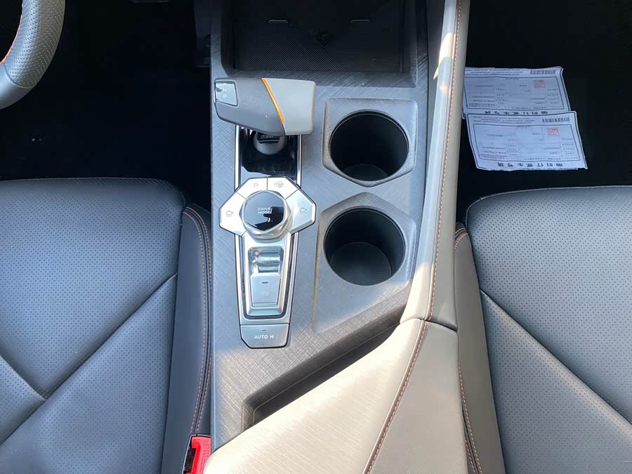 Changan UNI-V 2022 car image #16