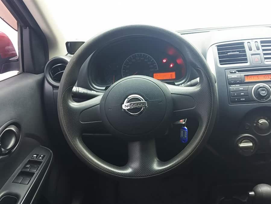 Nissan Sunny 2011 car image #16
