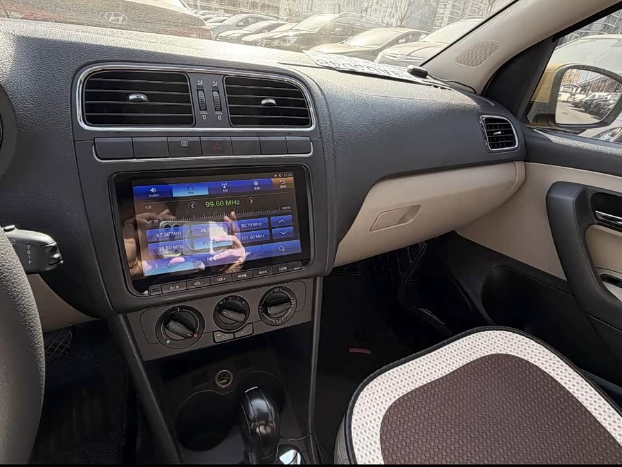 大众 Polo 2011 汽车图片 #16