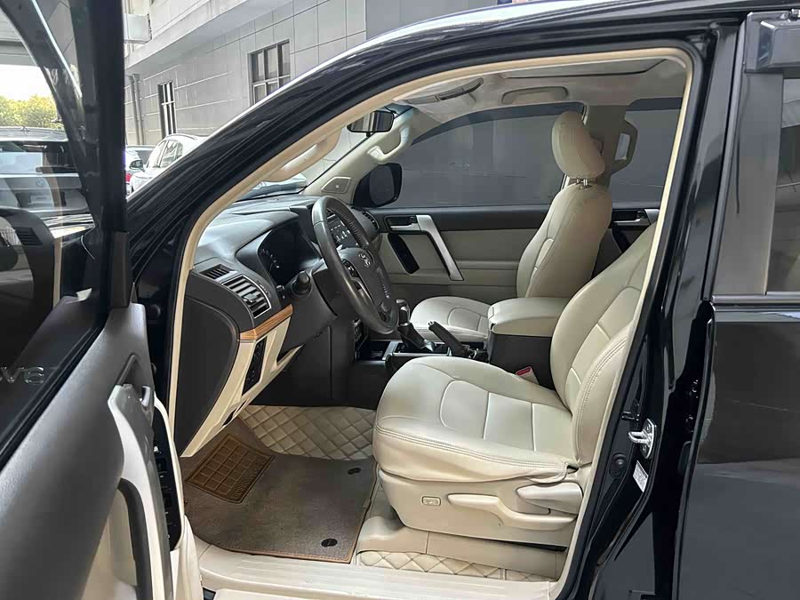 Toyota Land Cruiser Prado 2019 car image #16