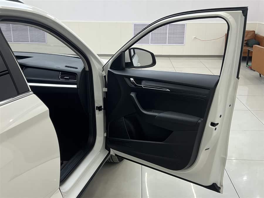 Skoda Kamiq 2022 изображение автомобиля #16