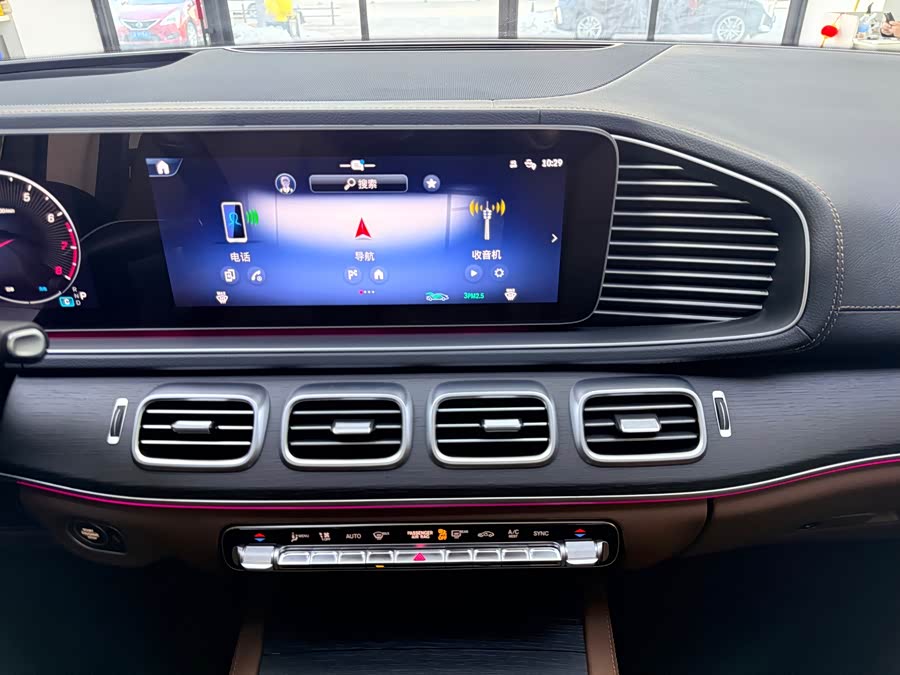 Mercedes-Benz GLE Class 2024 car image #16