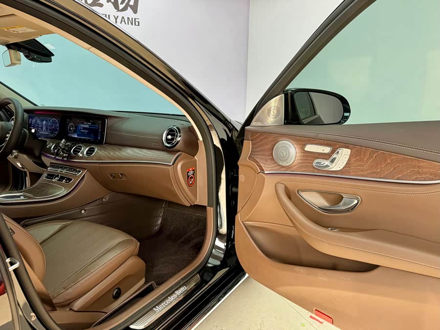 Mercedes-Benz E Class 2020 car image #16