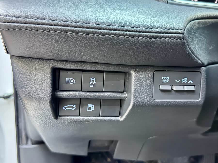 Toyota Avalon 2022 car image #16