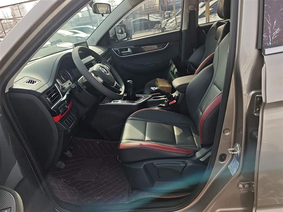 Forthing T5 2021 imagem de carro #16