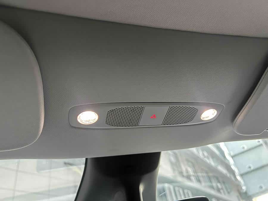 Tesla Model Y 2021 car image #16