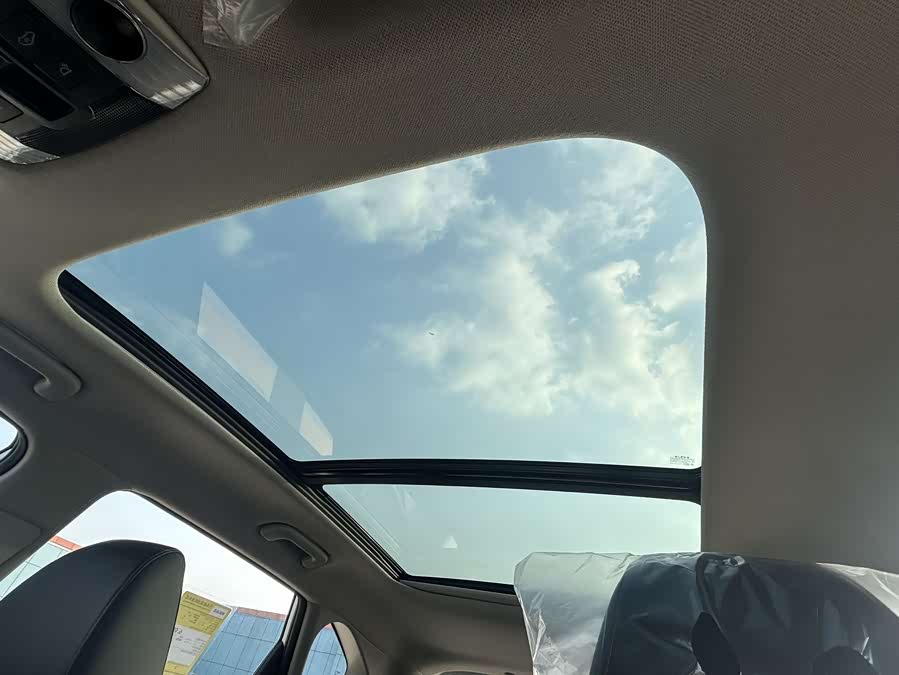 Kia Seltos 2025 car image #16