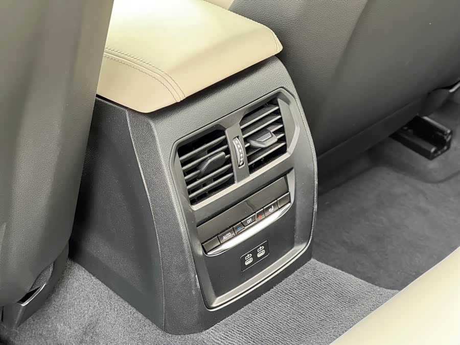 宝马 宝马M3 2025 #16 宝马 宝马M3 2025 汽车图片 #16