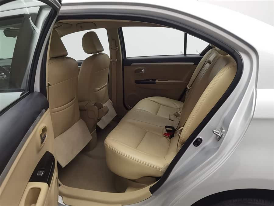 Great Wall C30 2016 car image #16