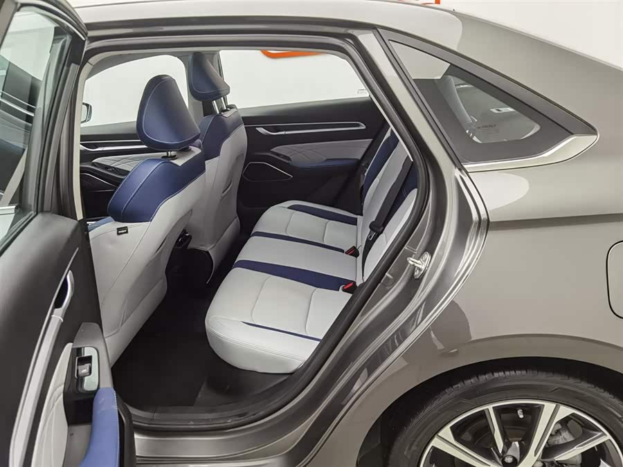 GEELY Emgrand 2022 car image #16