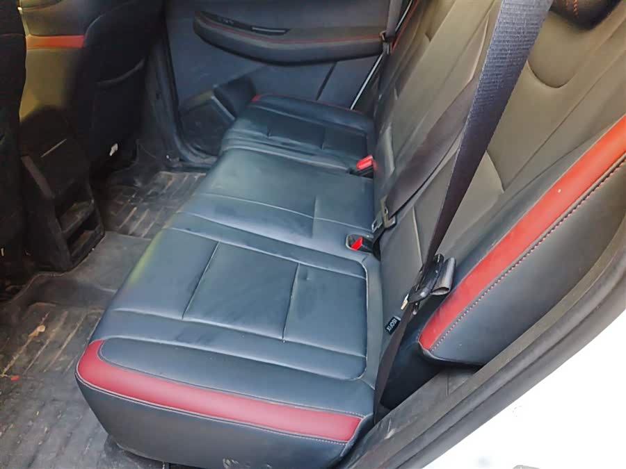 Forthing T5 2022 immagine di auto #16