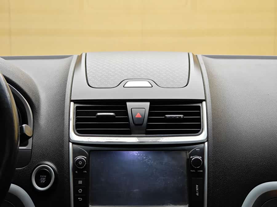 GEELY Emgrand 2015 car image #16