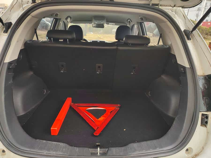 Haval H2 2014 #16 Haval H2 2014 car image #16