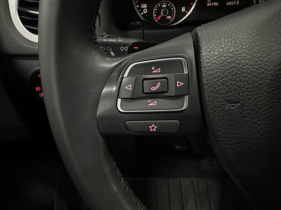 Volkswagen Tiguan 2016 car image #16