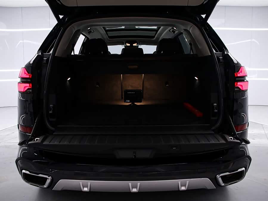 BMW X5 2024 car image #16