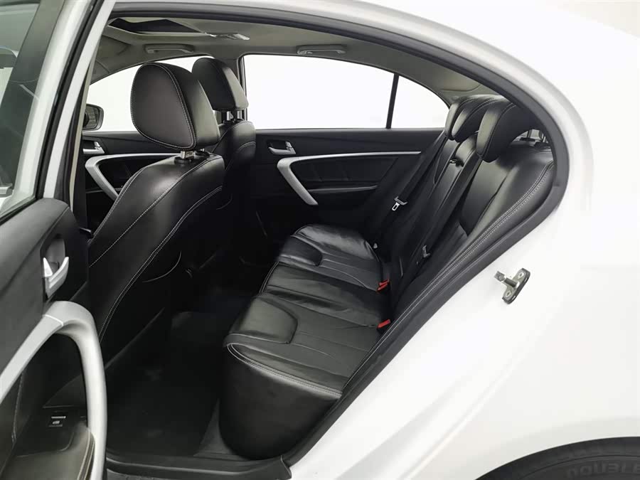 GEELY Emgrand 2016 car image #16