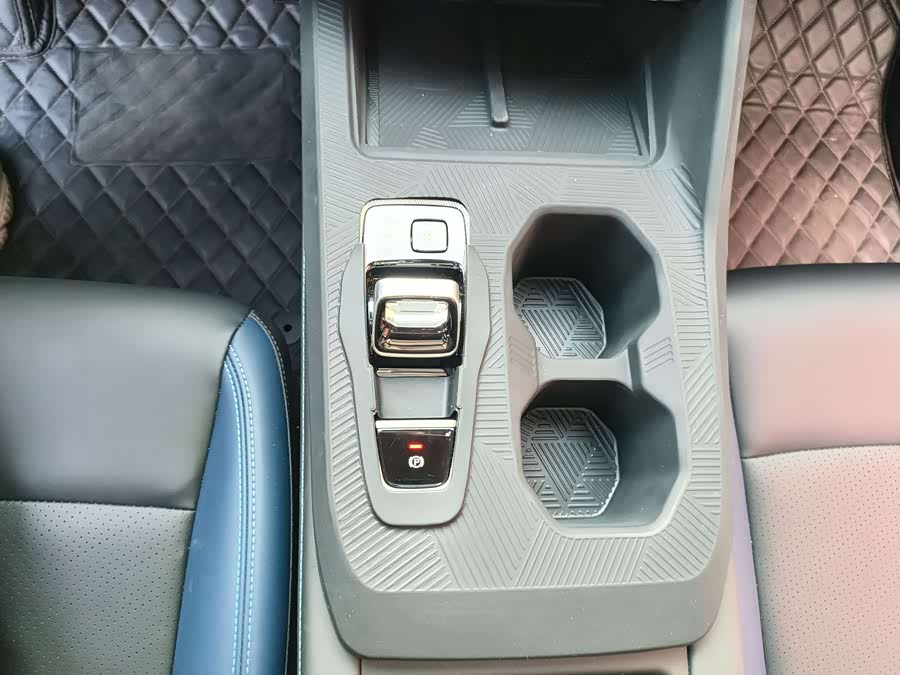 GAC Trumpchi GS3 2025 #16 GAC Trumpchi GS3 2025 car image #16