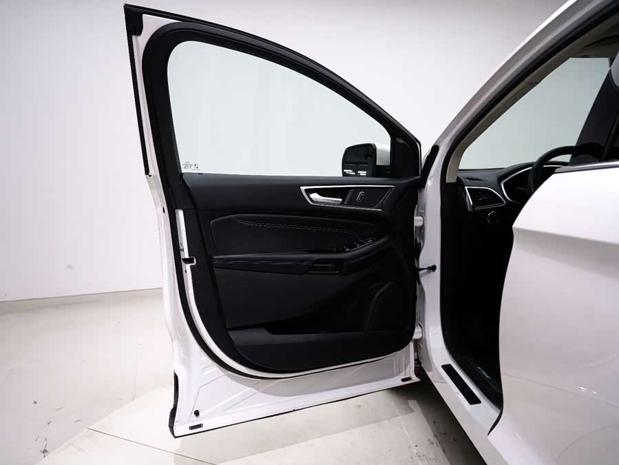 Ford Edge 2020 car image #16
