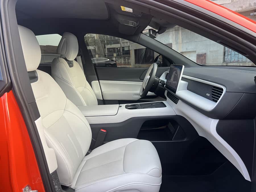 Xpeng G6 2024 صورة سيارة #16