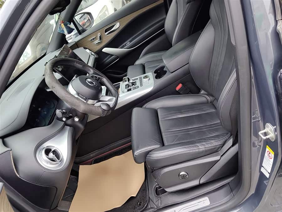 Denza X 2022 car image #16