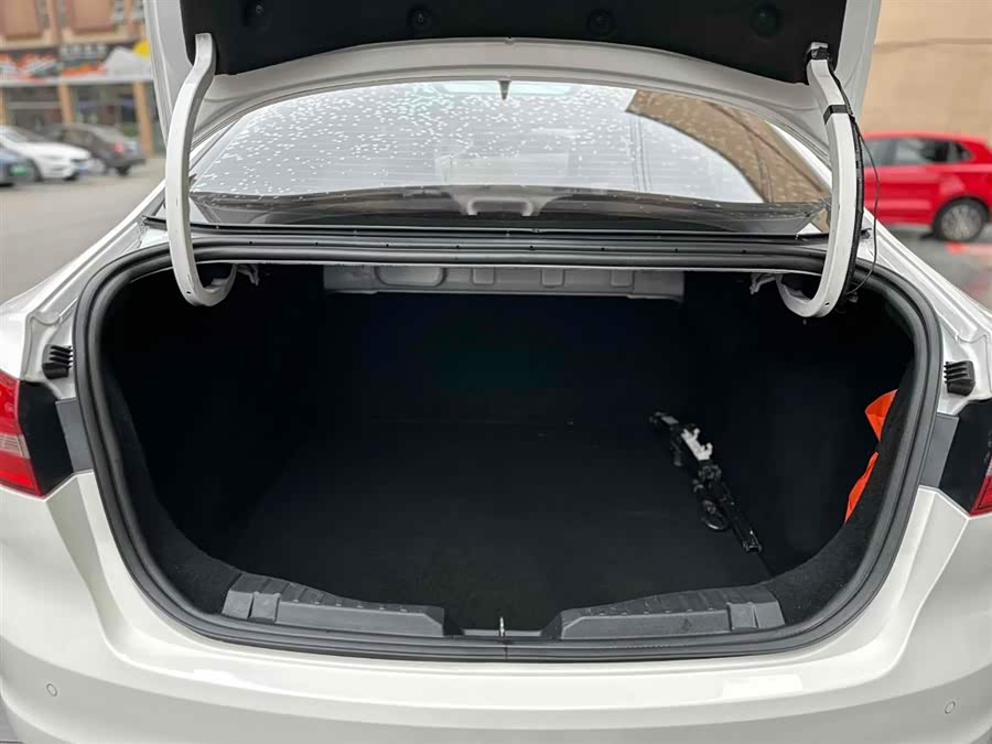 Ford Escort 2018 car image #16