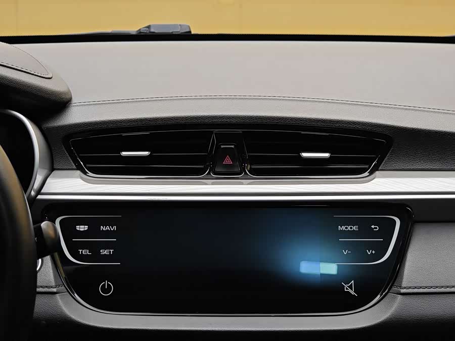 GEELY Emgrand 2020 #16 GEELY Emgrand 2020 car image #16