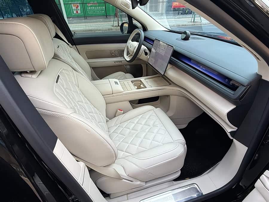 蔚来 蔚来ES8 2025 汽车图片 #16