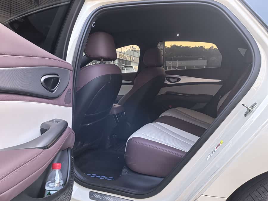 BYD Seal 07 DM-i 2025 immagine di auto #16