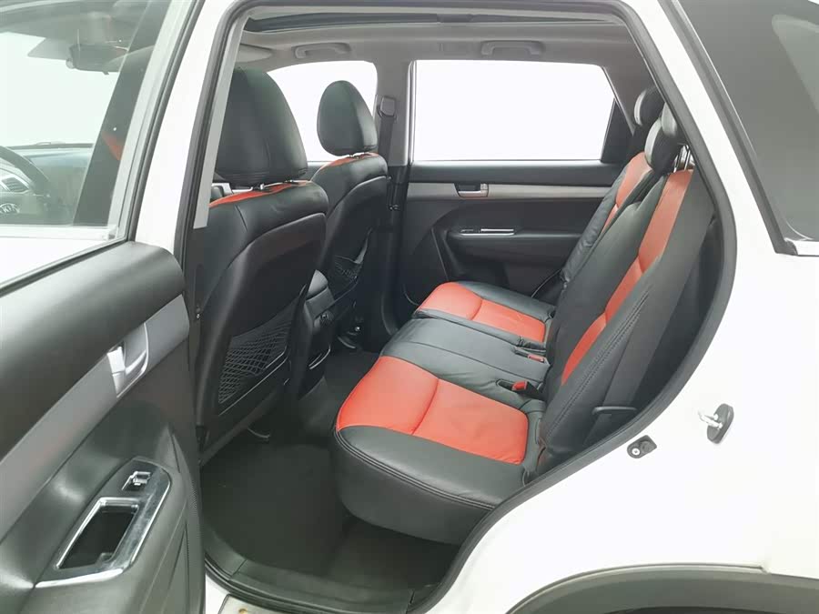 Kia Sorento 2014 изображение автомобиля #16