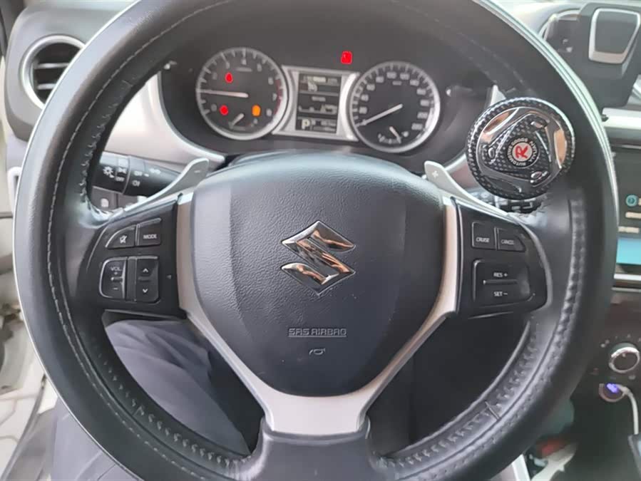 Suzuki Vitara 2018 image de voiture #16