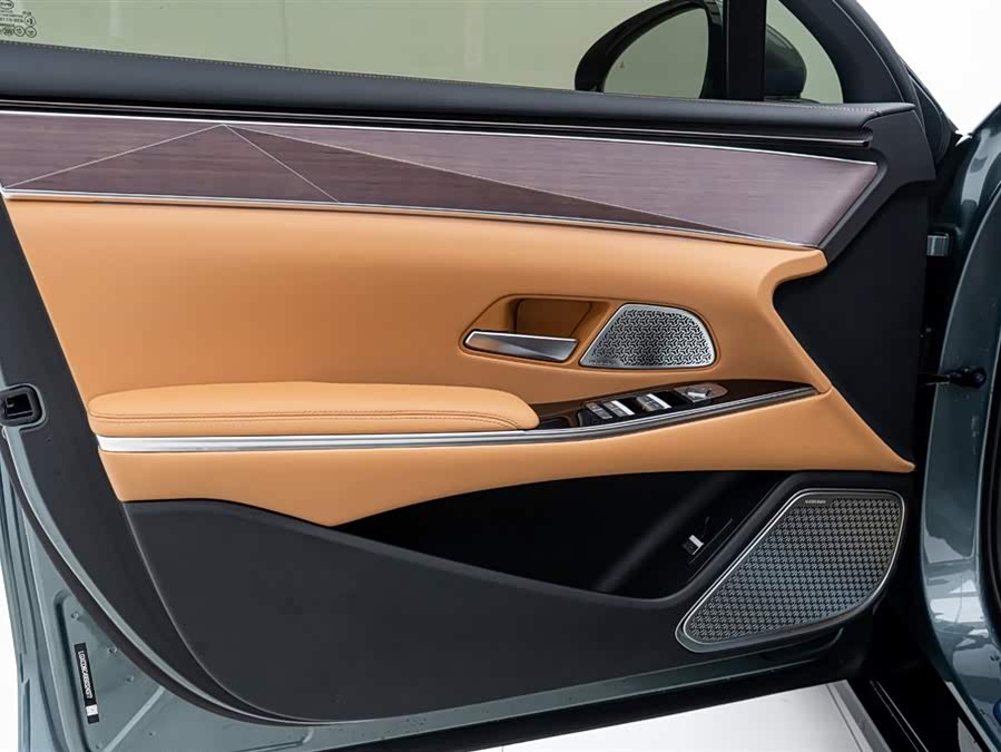 BYD HanL 2025 #16 BYD HanL 2025 car image #16