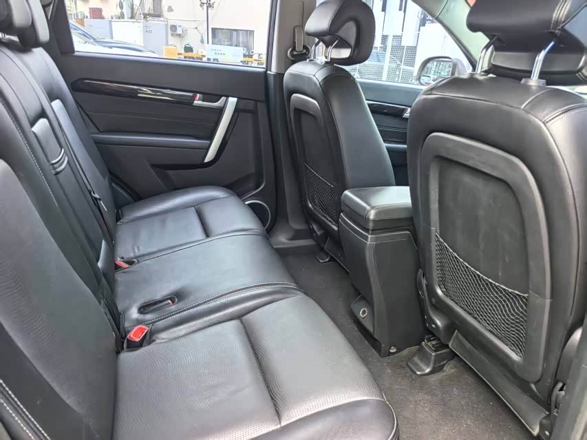 Chevrolet Captiva 2016 car image #16