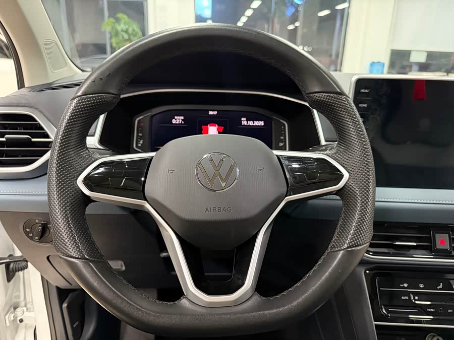Volkswagen Tharu 2023 car image #16