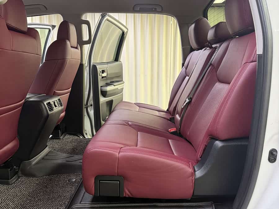 Toyota Tundra 2018 immagine di auto #16