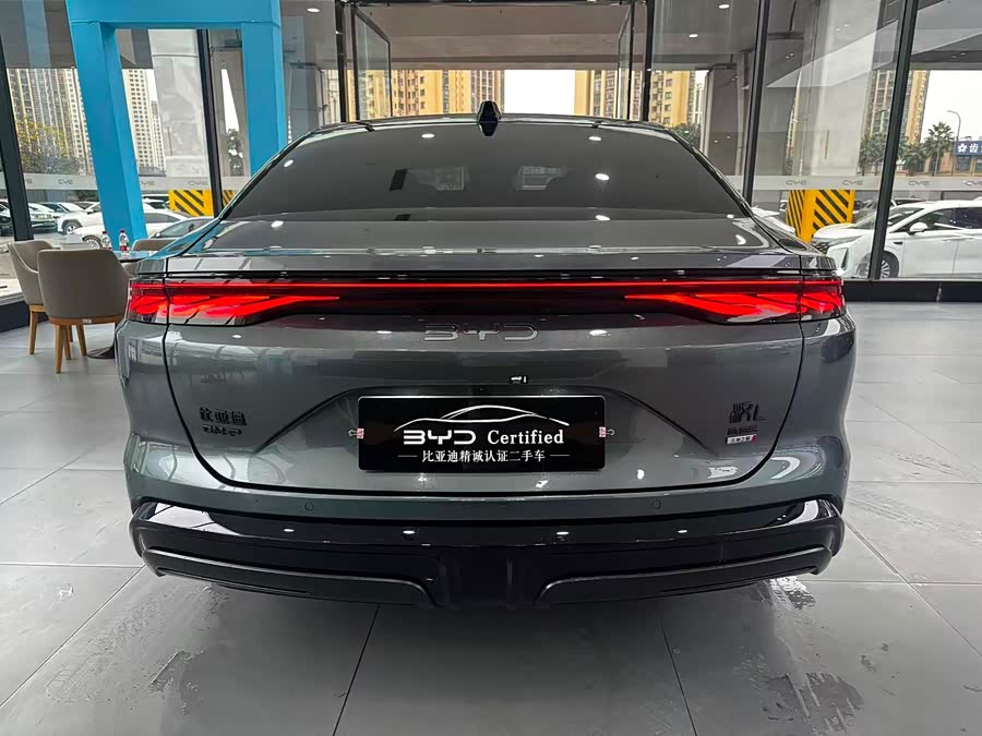 BYD HanL 2025 #16 BYD HanL 2025 car image #16