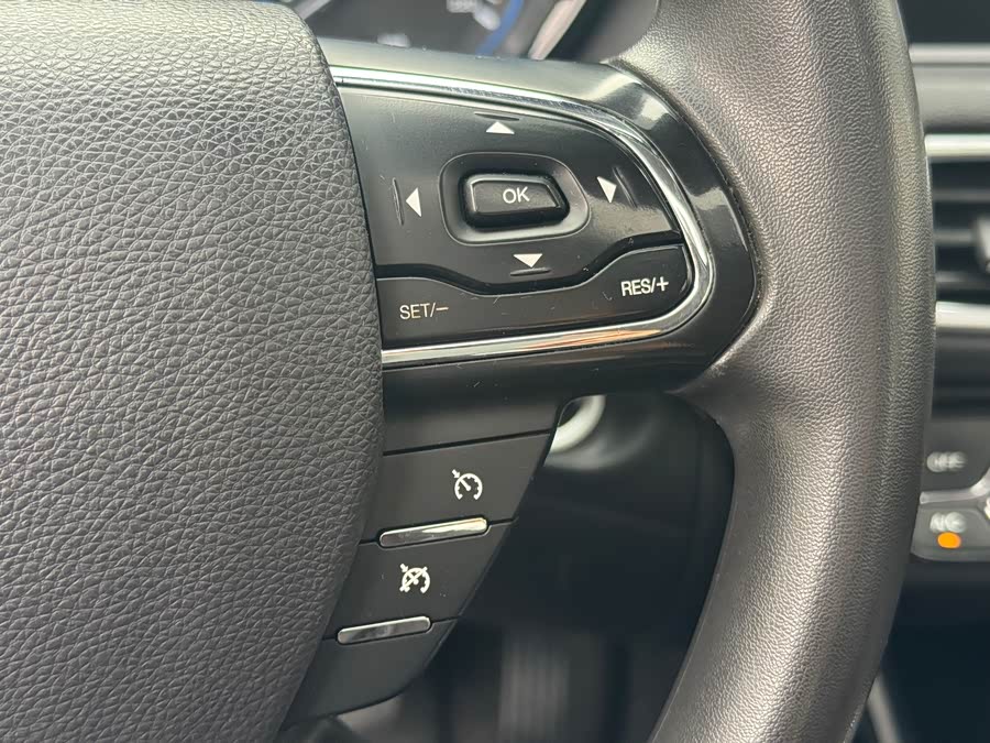 GAC ix4 2018 car image #16