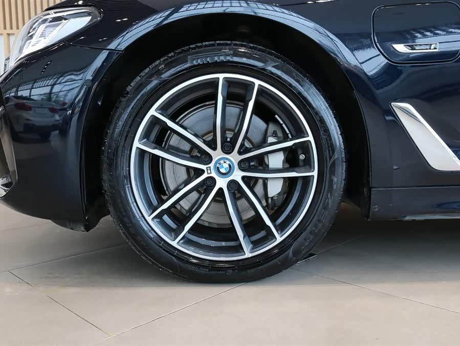 BMW 5 Series New Energy 2024 car image #16