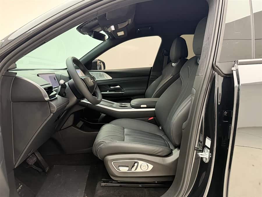 小鹏 小鹏G9 2025 汽车图片 #16